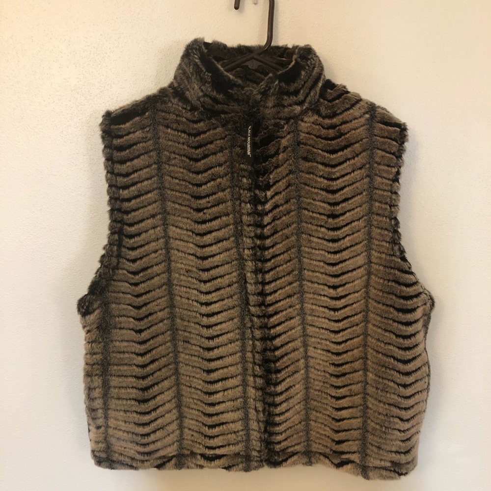 Black Mountain Outdoor Faux Fur Vest